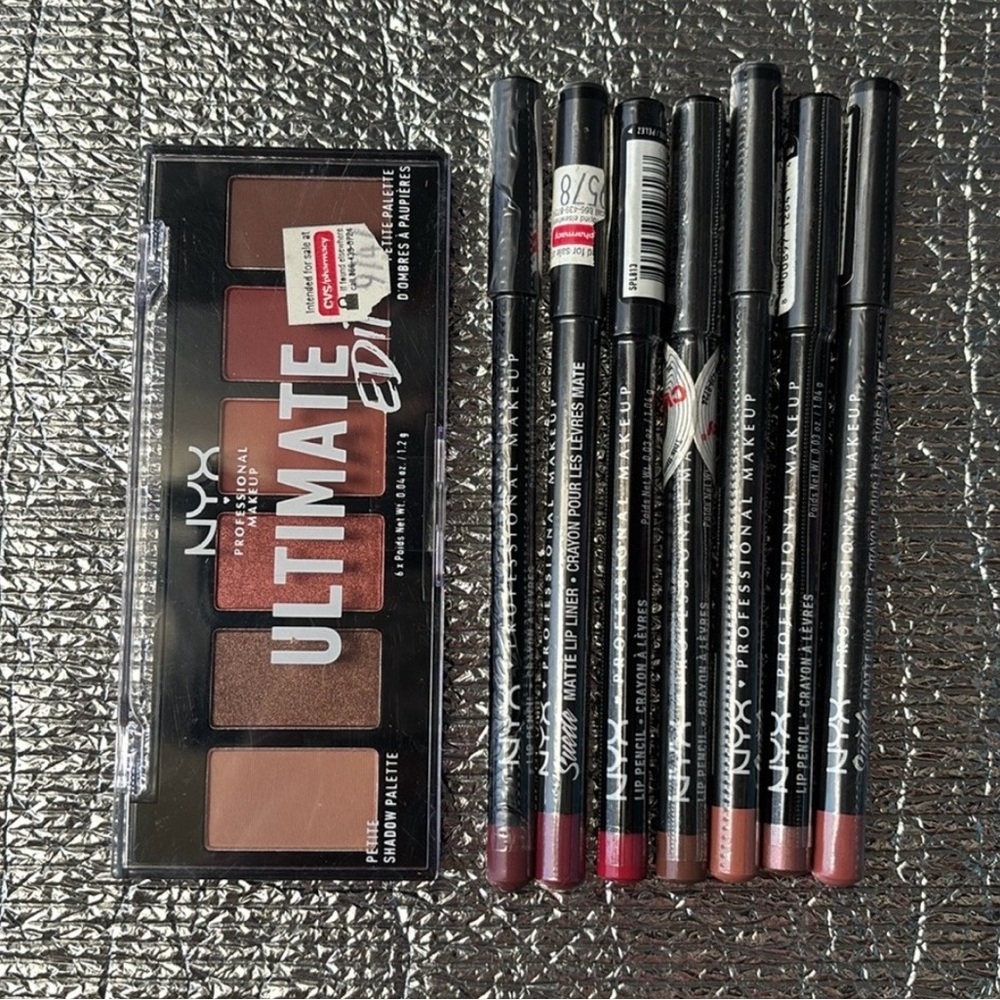 Nyx Eyeshadow & 7 Lip Pencils